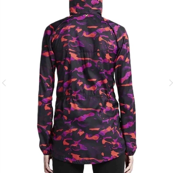 Nike T/F Camo Windrunner Purple Camo Lightweight Women's Jacket Small - Picture 2 of 13